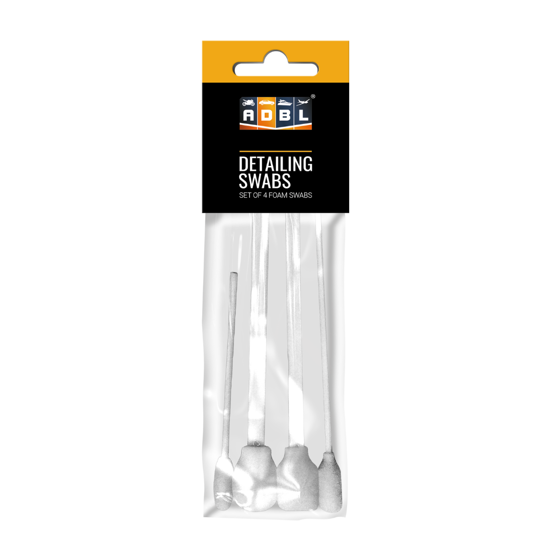 ADBL Detailing Swabs štapići za čišćenje interijera je set od četiri bijela štapića za čišćenje teško dostupnih i uskih mjesta.