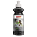 Sonax Profiline Perfect Finish pasta za poliranje je gusta tekućina u crnoj plastičnoj boci.