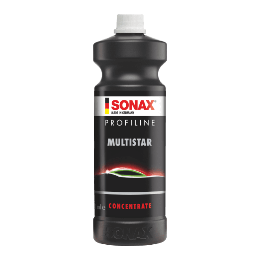 Sonax Multistar višenamjensko sredstvo za čišćenje je tekućina u crnoj plastičnoj boci.