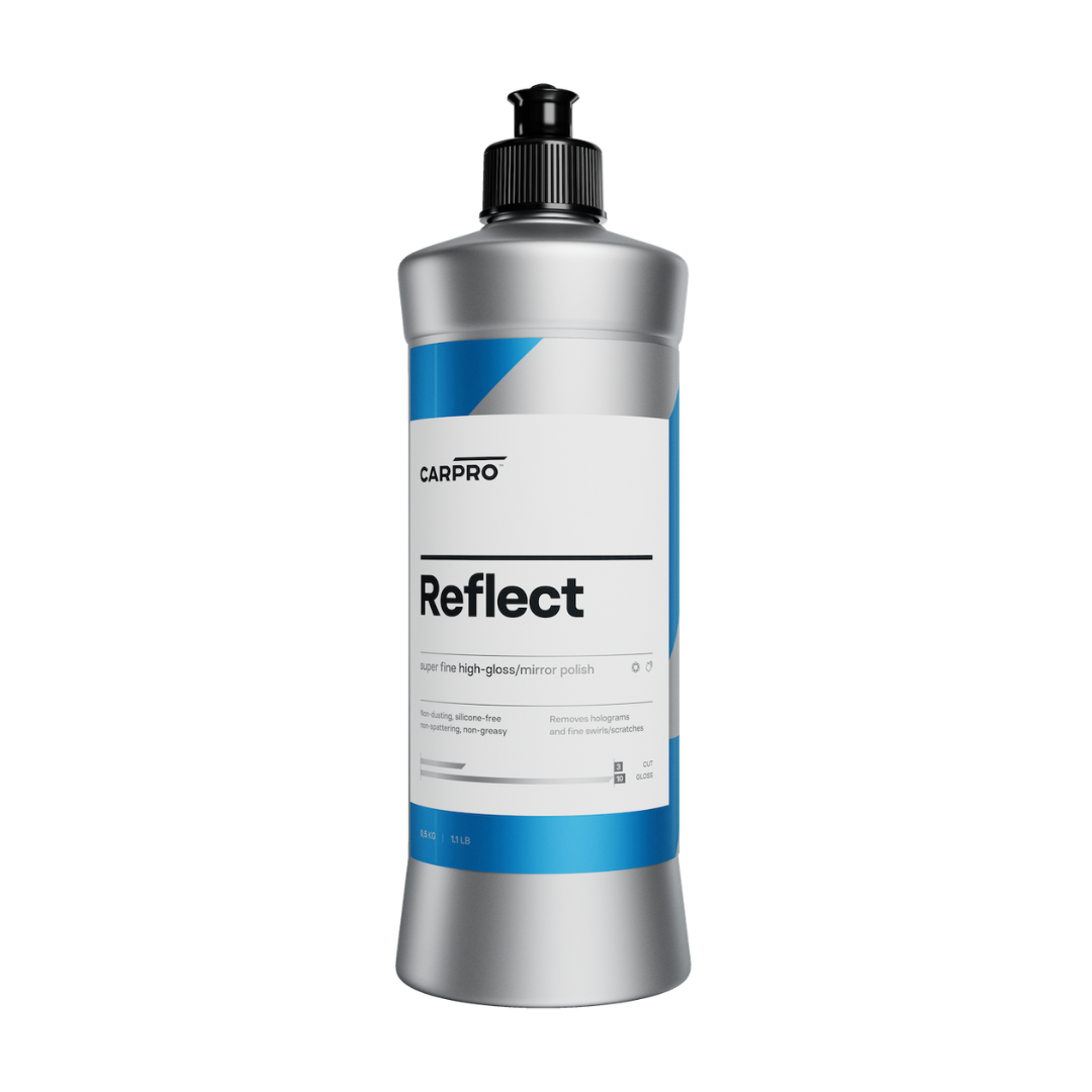 CarPro Reflect 500ml pasta za poliranje je tekućina u svijetlo-sivoj plastičnoj boci i služi za poliranje vozila.
