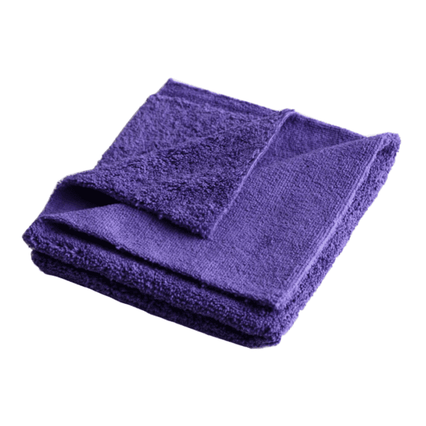 PHD Purple Pro Towel ručnik od mikrofibre je napravljen od ljubičaste mikrofibre i dimenzija je 40x40 cm.
