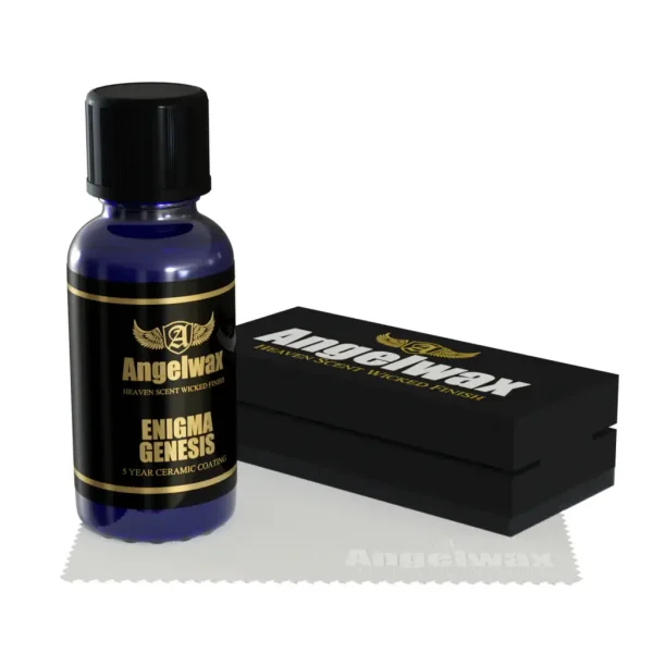 Angelwax Enigma Genesis Kit 30ml keramički premaz je tekućina koja dolazi u crnoj staklenoj bočici i služi za dugotrajnu zaštitu površine vozila.