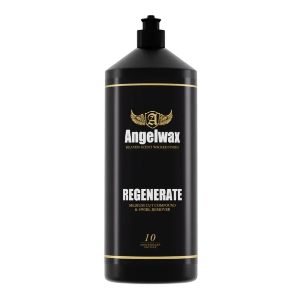 Angelwax Regenerate Medium Cut pasta za poliranje je tekućina u crnoj plastičnoj boci s Angelwax logom koja služi za srednje grubo poliranje vozila.