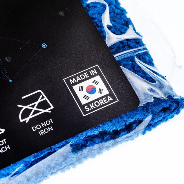 FX Protect Mystic Blue Microfiber Towel krpa od mikrofibre izrađena je od izvrsne korejske mikrofibre i napravljena za širok spektar poslova u detailingu - od aplikacije dressinga u interijeru, do brisanja pasti i voskova na eksterijeru vozila. Posebna plava boja čini Mystic Blue izuzetno vizualno privlačnim i odličnim za fotografije radova.