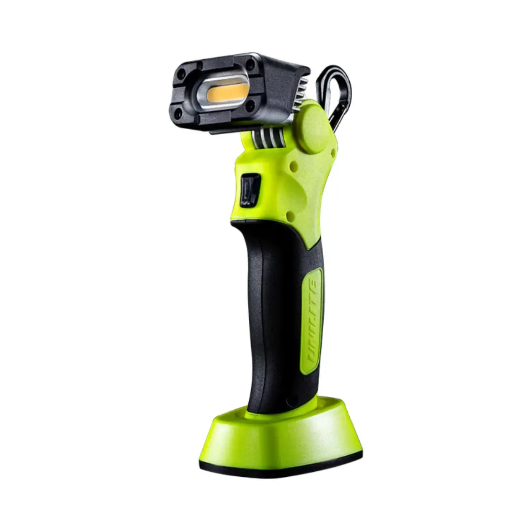 Unilite RA-700R Right Sngle Worklight radna lampa ima tanku dršku s korisnom rotirajućom glavom za 130° za podešavanje smjera svjetla. RA-700R je radna svjetiljka puna funkcionalnosti koja uvijek daje pravi kut za rad.