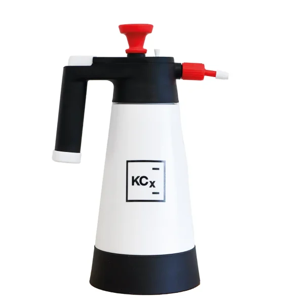 Koch Chemie Pressure Sprayer acid 1,5L tlačna prskalica za kisele otopine se može koristiti i zakrenut do 360° te je mlaz također prilagodiv.