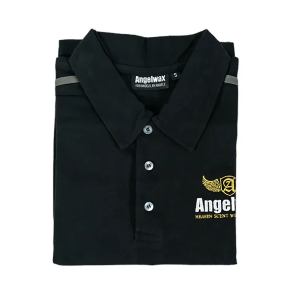 Angelwax Polo Shirt polo majica kratkih rukava je službena majica od brenda Angelwax. Ova viskokvalitetna i udobna polo majica je pomno dizajnirana kako bi odgovarala prestižnom imidžu Angelwaxa.