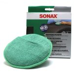 Sonax Care Pad for Plastics aplikator od mikrofibre pojednostavljuje ravnomjerno nanošenje proizvoda za njegu, čime se osiguravaju savršeni rezultati.