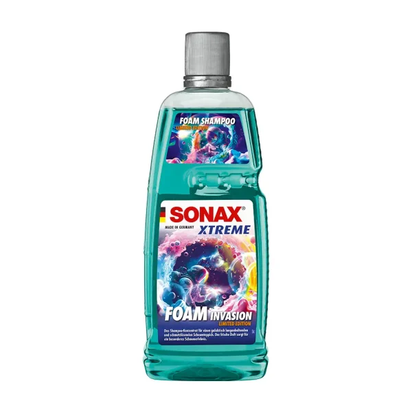 Sonax Xtreme Foam Invasion Shampoo 1L šampon za pranje vozila stvara bogatu, dugotrajnu pjenu koja nježno, ali učinkovito uklanja prljavštinu, ulja i druge nečistoće s površine automobila.