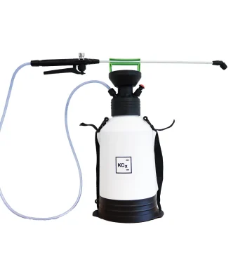 Koch Chemie Pro Pressure Sprayer alkaline 6L tlačna prskalica za alkalne otopine razvijena je kako bi omogućila potpunu efikasnost tijekom rada.